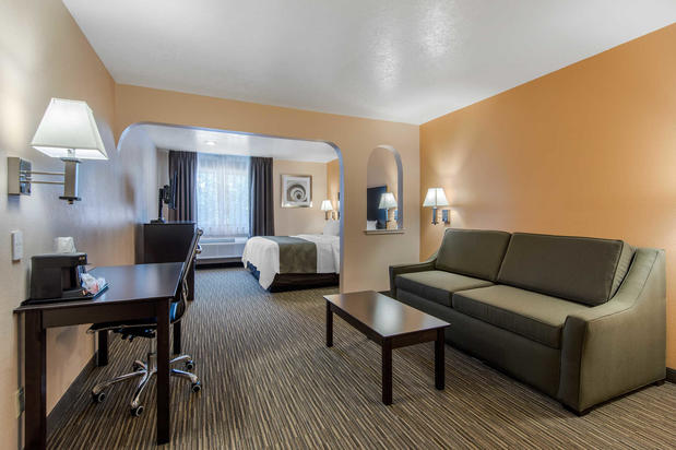 Images Quality Inn & Suites
