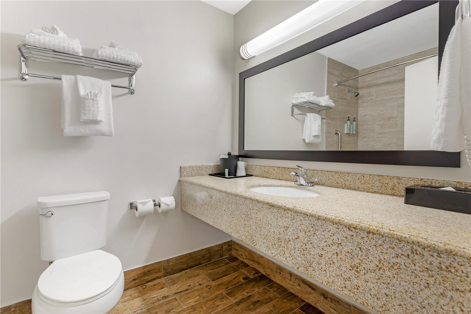 Best Western Kettleman City Inn & Suites Image