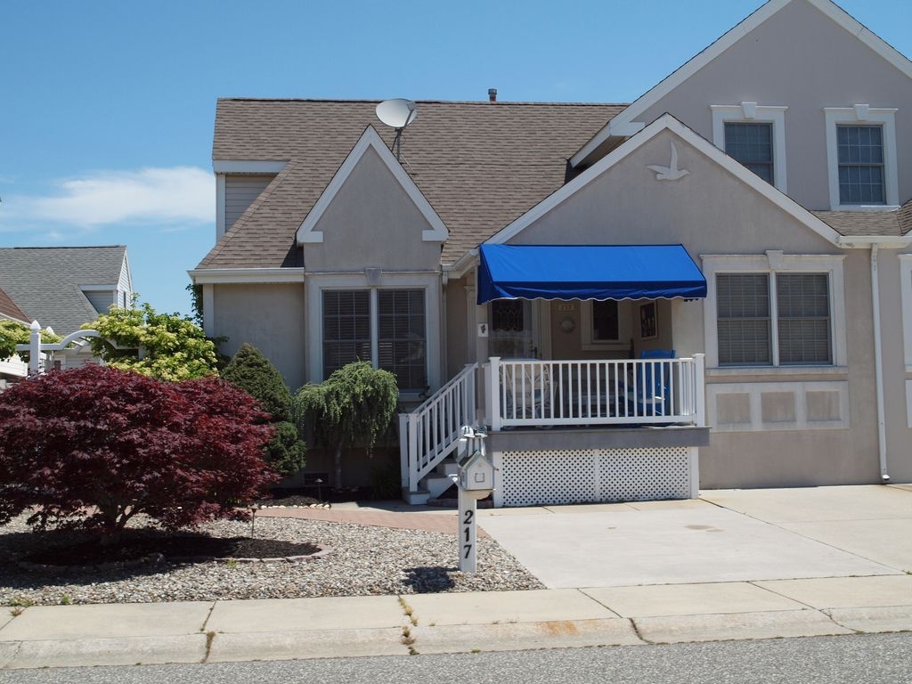 Diamond Beach Four Bedroom with Den Beach House