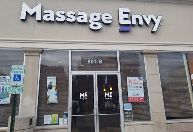 Massage Envy - Chicago Lincoln Park Diversey Photo