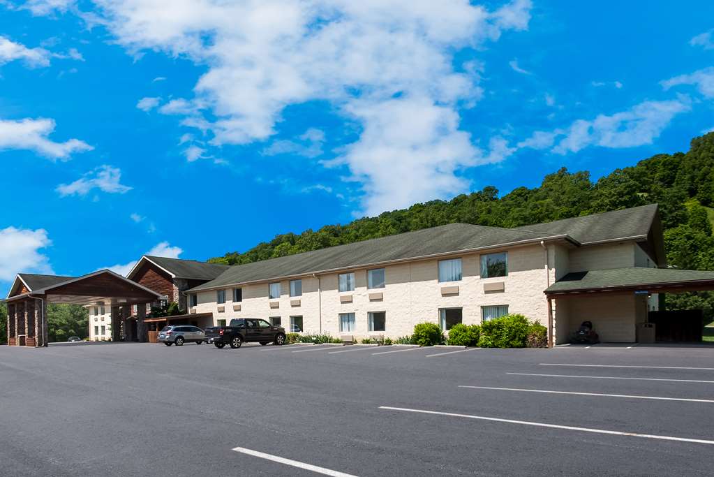 SureStay Plus by Best Western Berkeley Springs Image