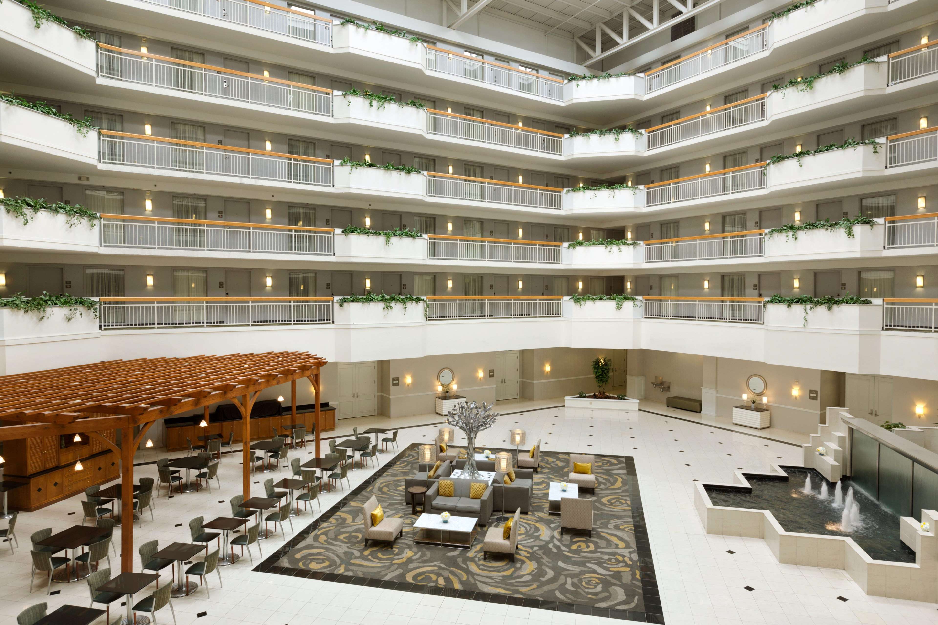 Embassy Suites by Hilton Newark Wilmington South Photo