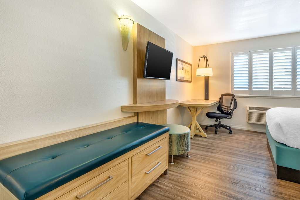 Best Western Plus Capitola By-the-Sea Inn & Suites Image