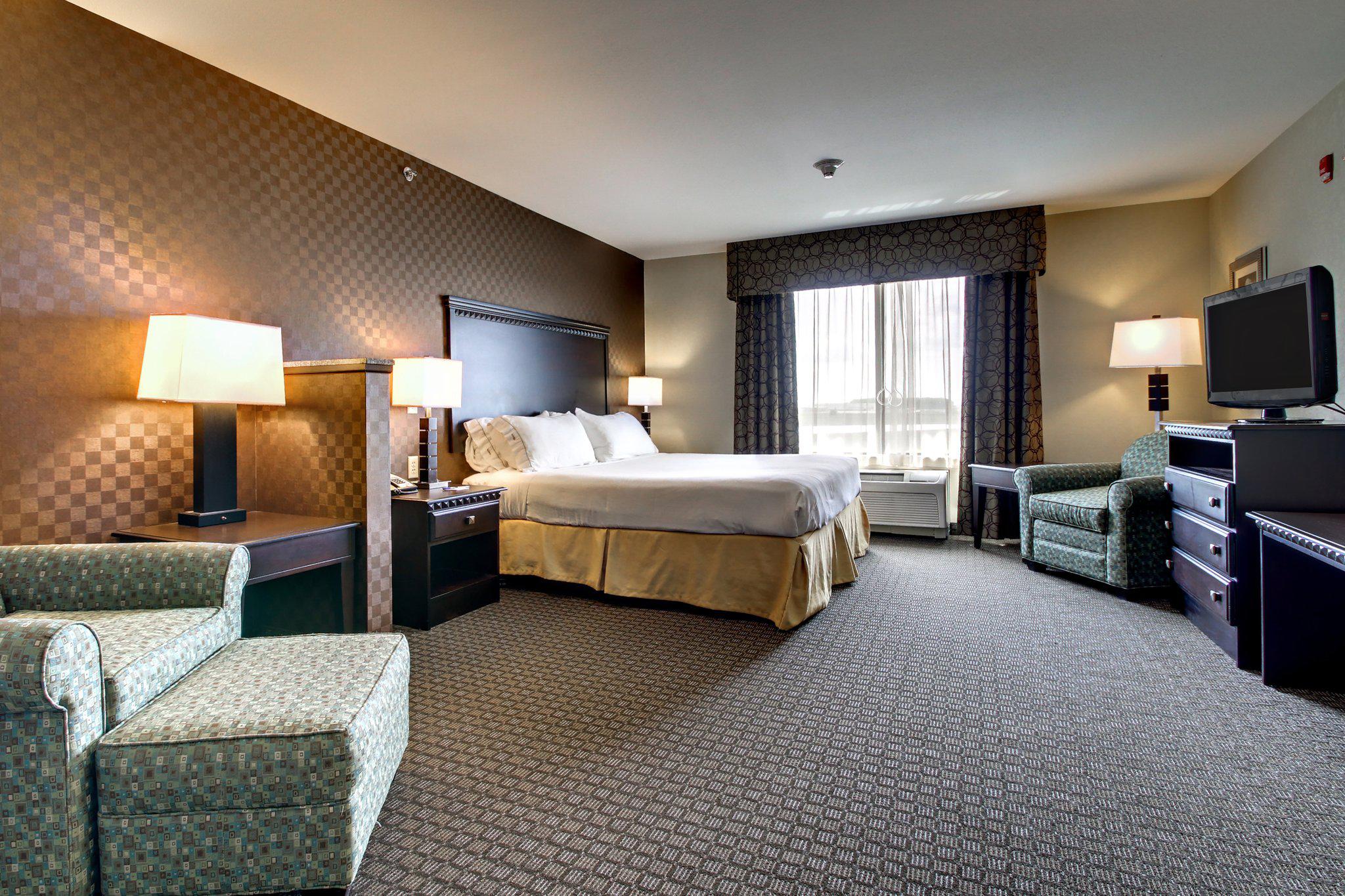 Holiday Inn Express & Suites Peru - Lasalle Area Photo