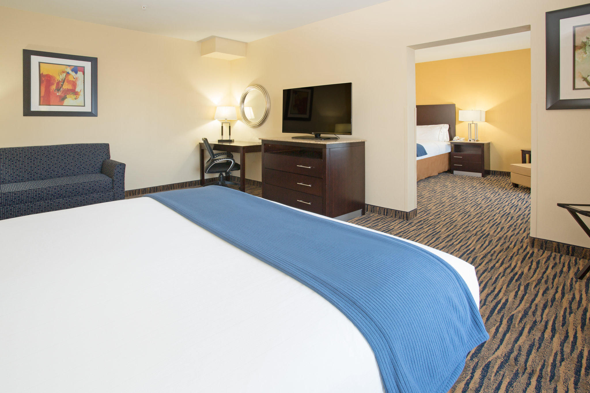 Holiday Inn Express & Suites Denver North - Thornton Photo