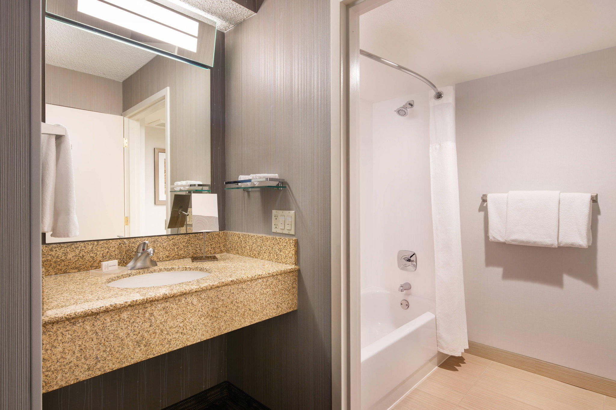 Courtyard by Marriott Milpitas Silicon Valley Photo