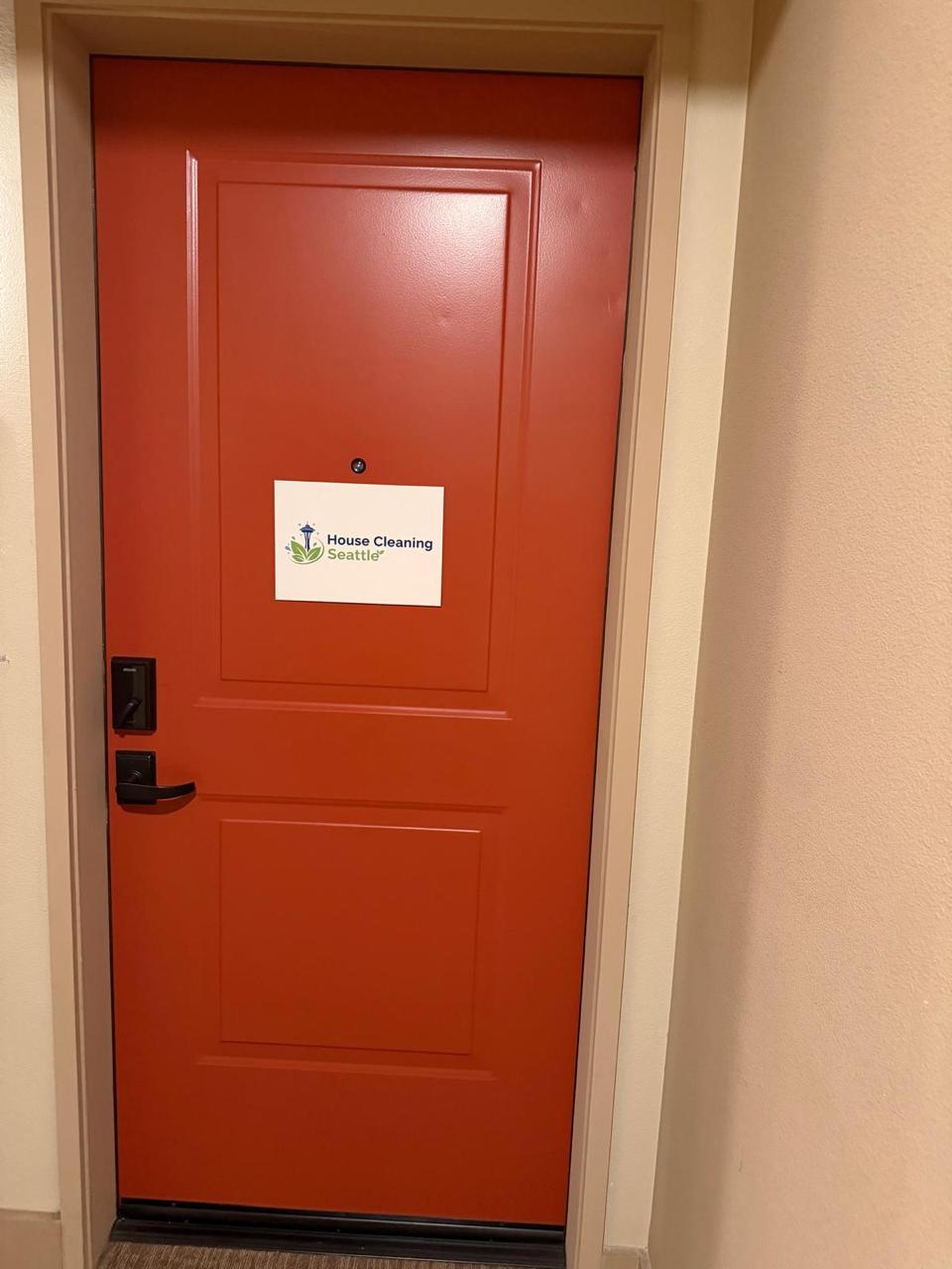 House Cleaning Seattle Image