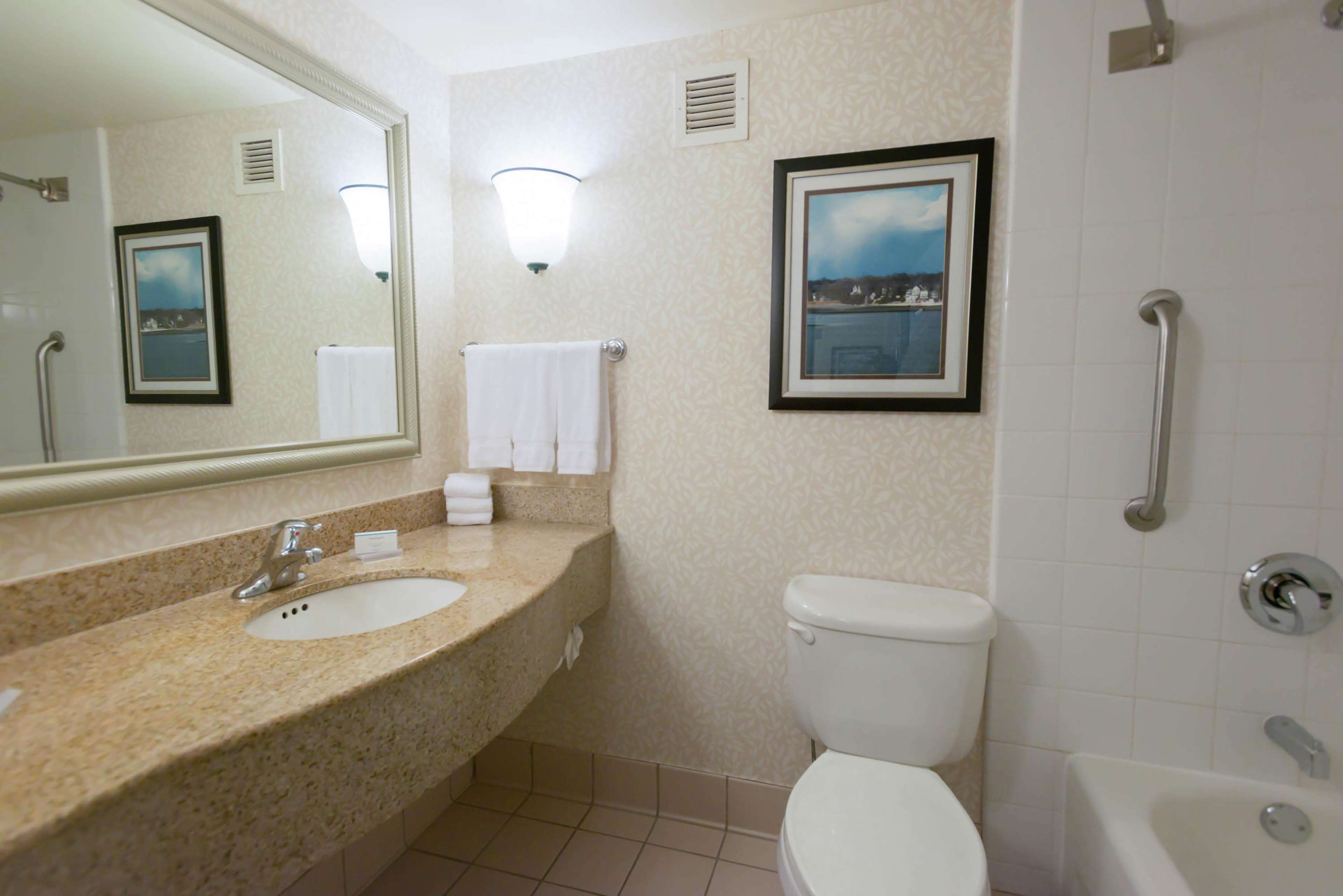 Hilton Garden Inn Islip/MacArthur Airport Photo