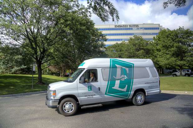Images Embassy Suites by Hilton Detroit Troy Auburn Hills