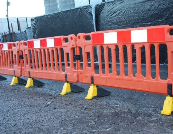 Plastic Barrier complete with Reflective strip and anti-trip foot and clip
