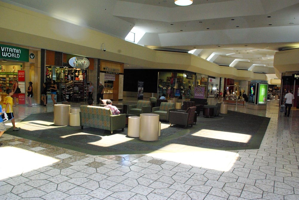 Meadowood Mall Photo