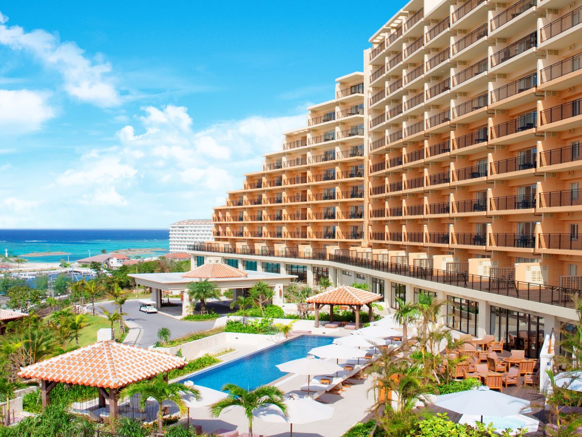 リゾートホテル サンセットタイムのみごとな夕陽が自慢、沖縄旅の最高の想い出に【沖縄