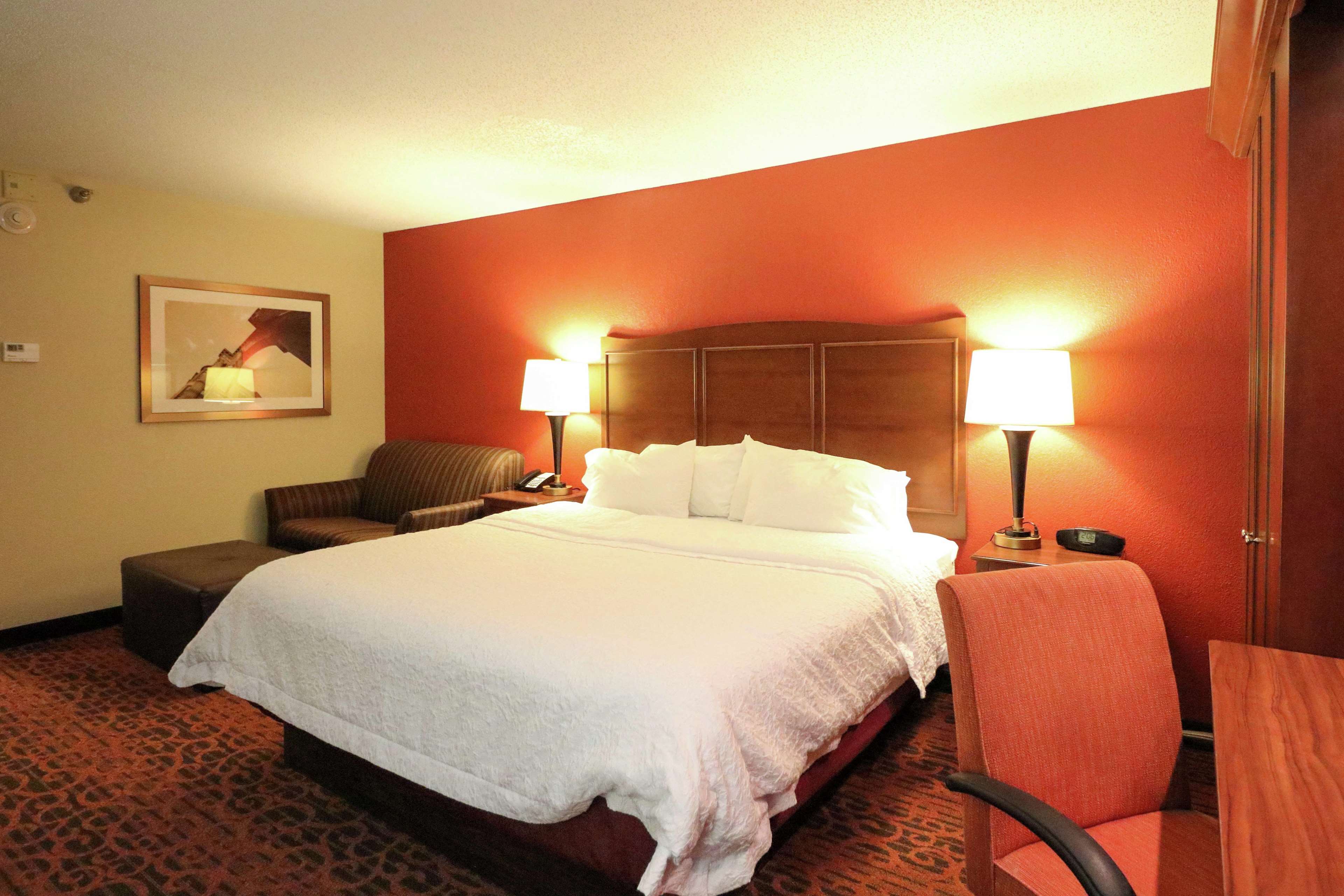 Hampton Inn Columbus-South Photo