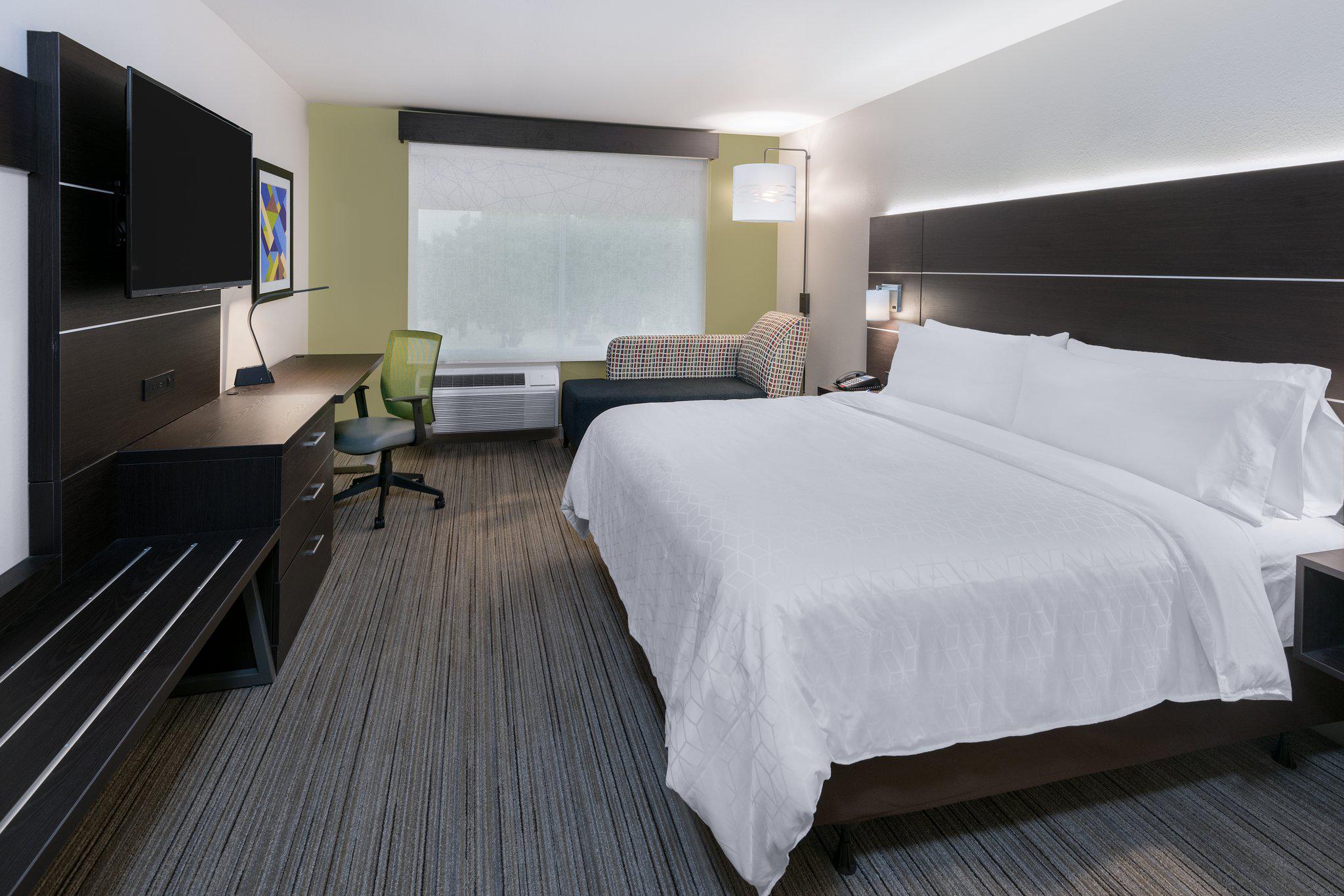 Holiday Inn Express & Suites Sugar Land SE - Missouri City Photo