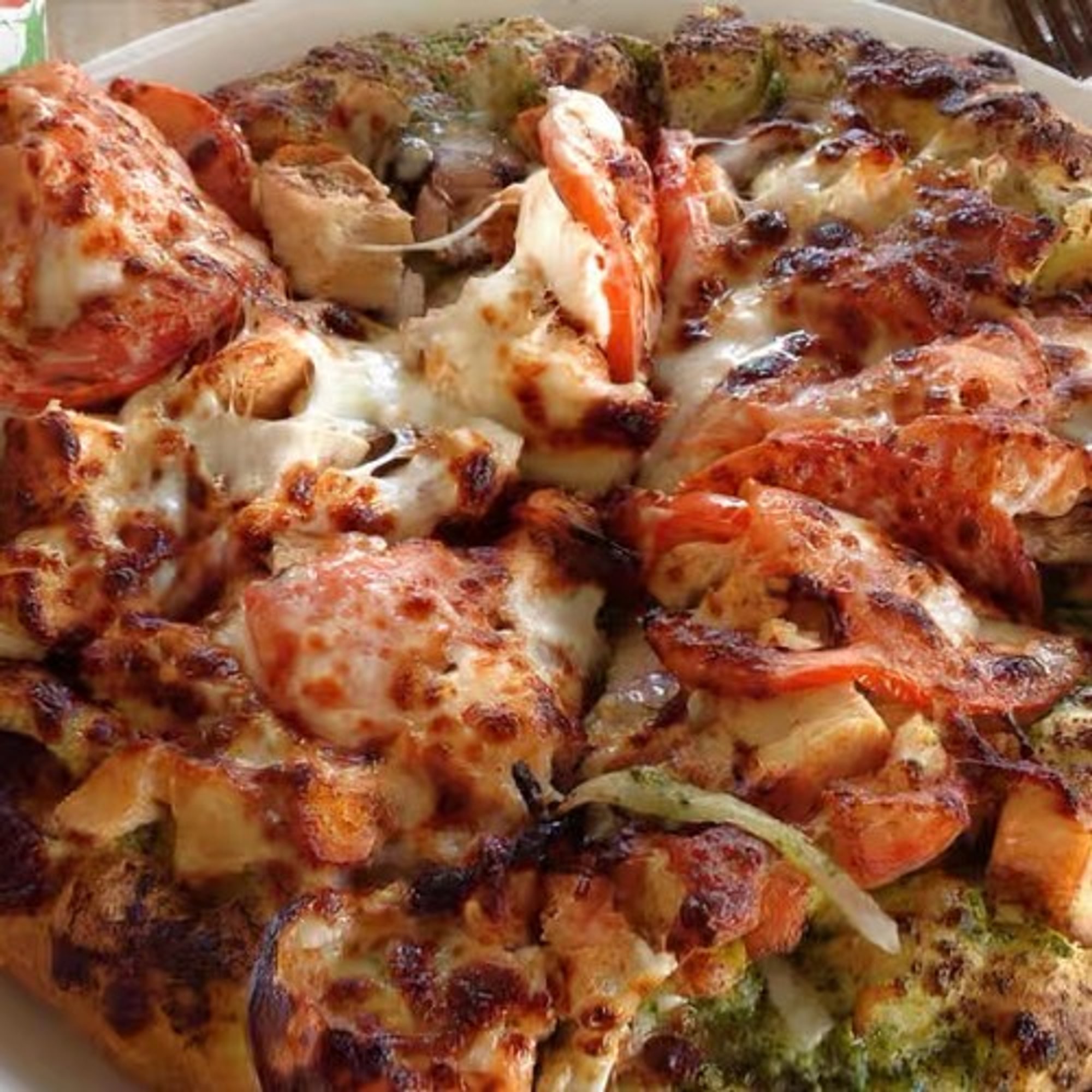 28. Pesto Chicken Pizza (14" Large)