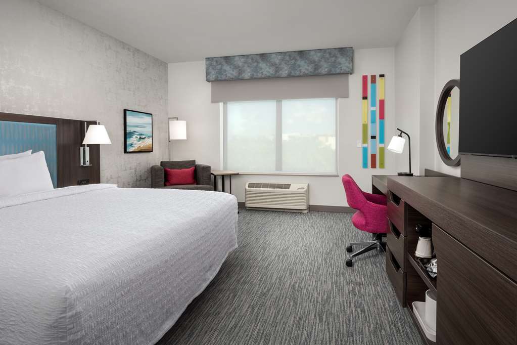 Hampton Inn Delray Beach Image