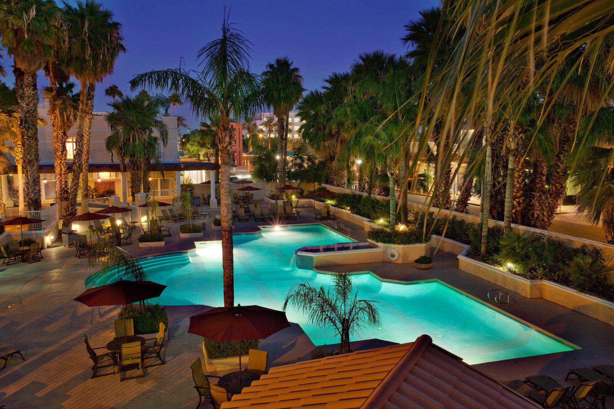 Crowne Plaza Hotels & Resorts Phoenix - Chandler Golf Resort Photo