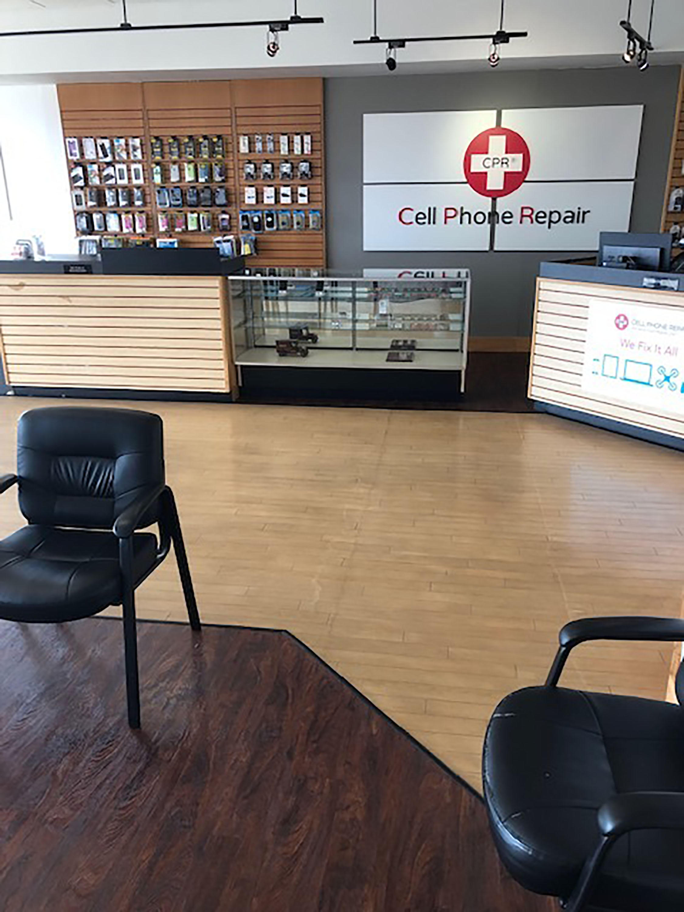 CPR Cell Phone Repair Clinton MS - Store interior