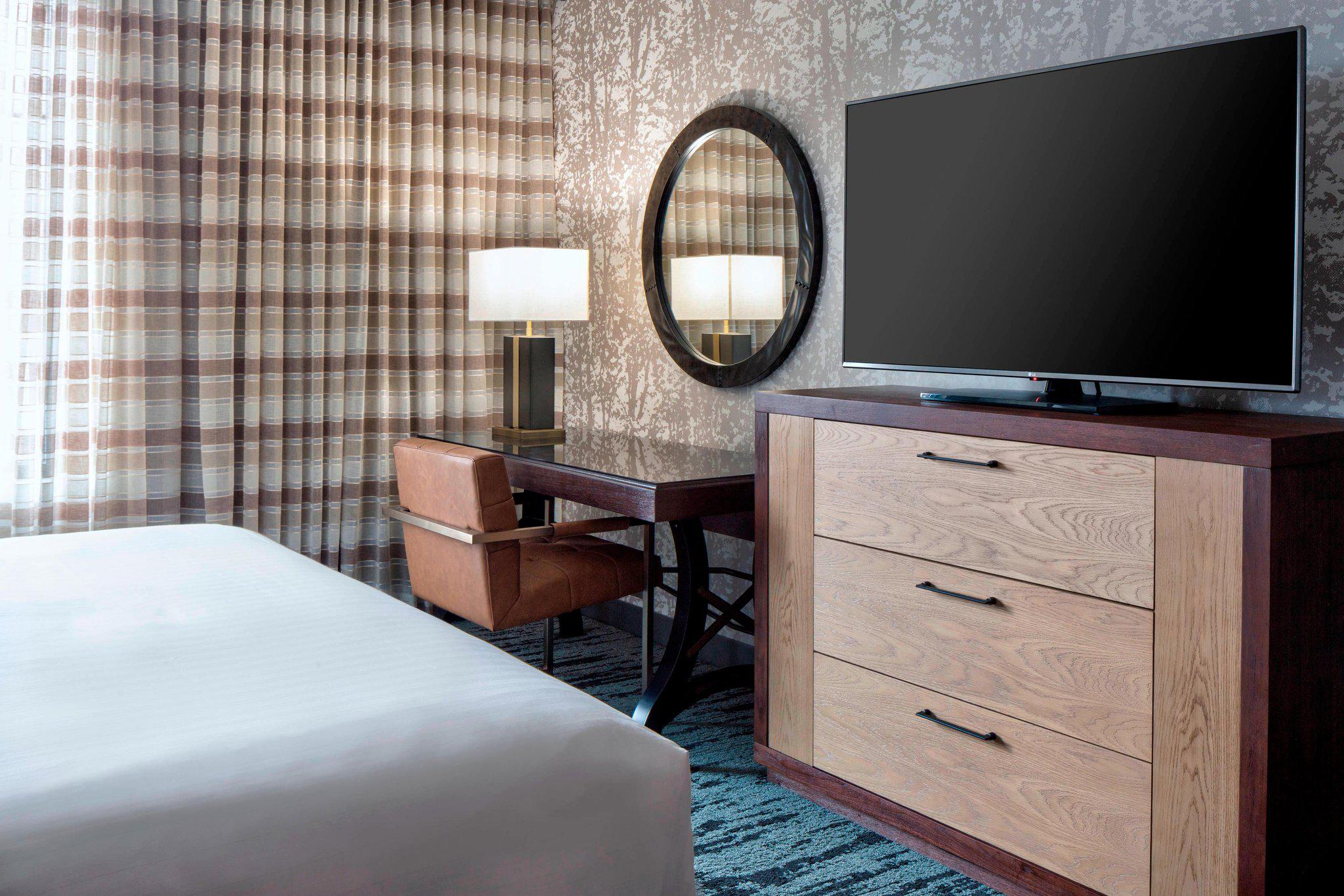 Gaylord Rockies Resort & Convention Center Photo