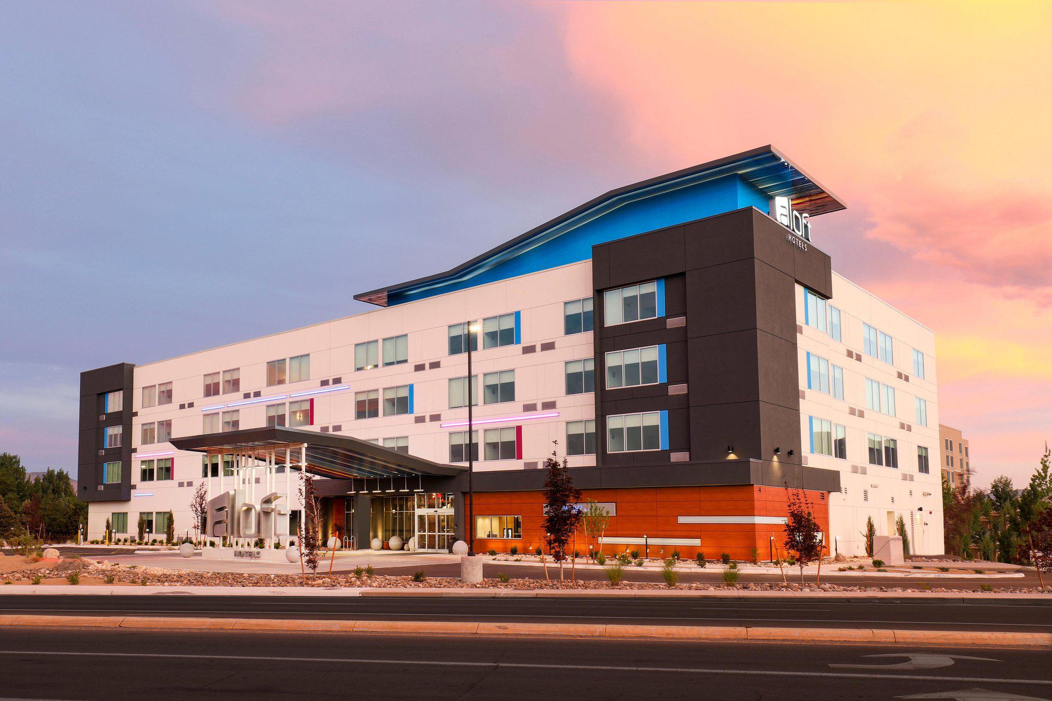 Aloft Reno-Tahoe International Airport Photo