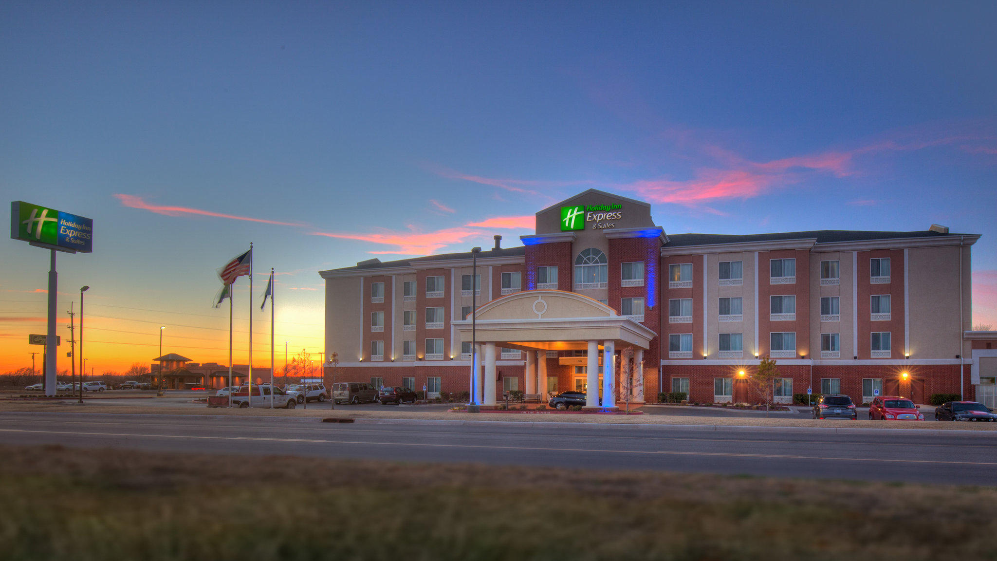 Holiday Inn Express & Suites Elk City Photo