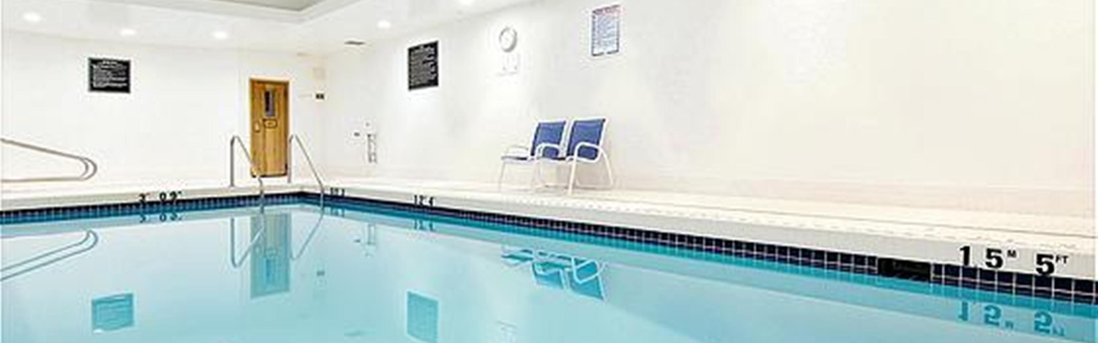Holiday Inn Express Suites Surrey 15808 104th Avenue Surrey Bc