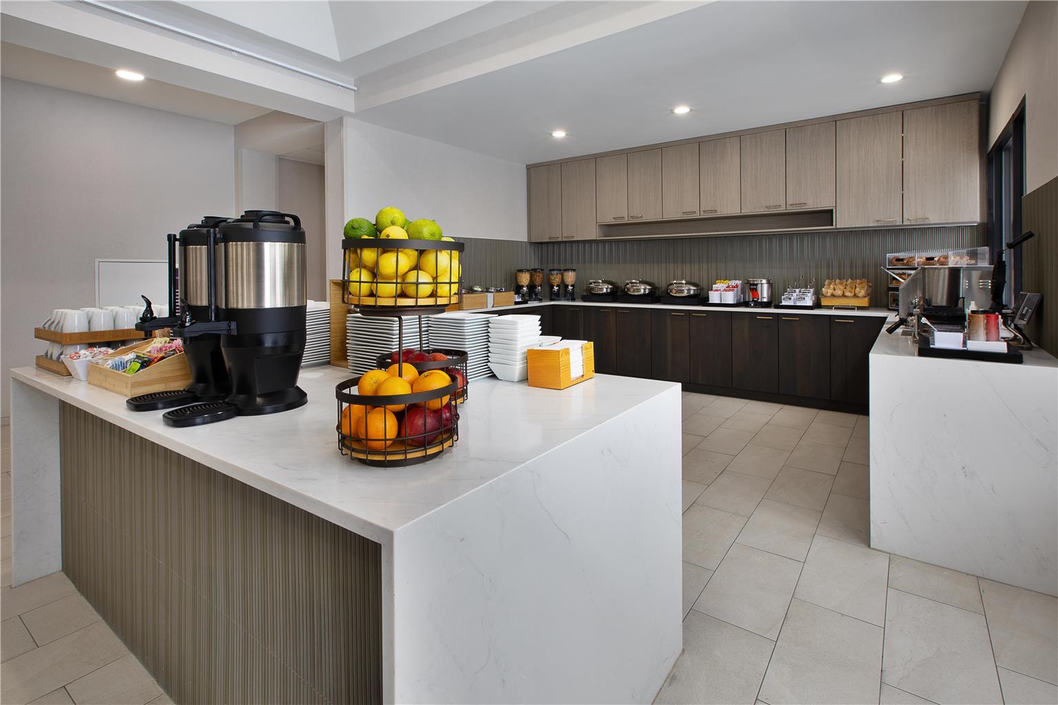 DoubleTree by Hilton Detroit Novi Image