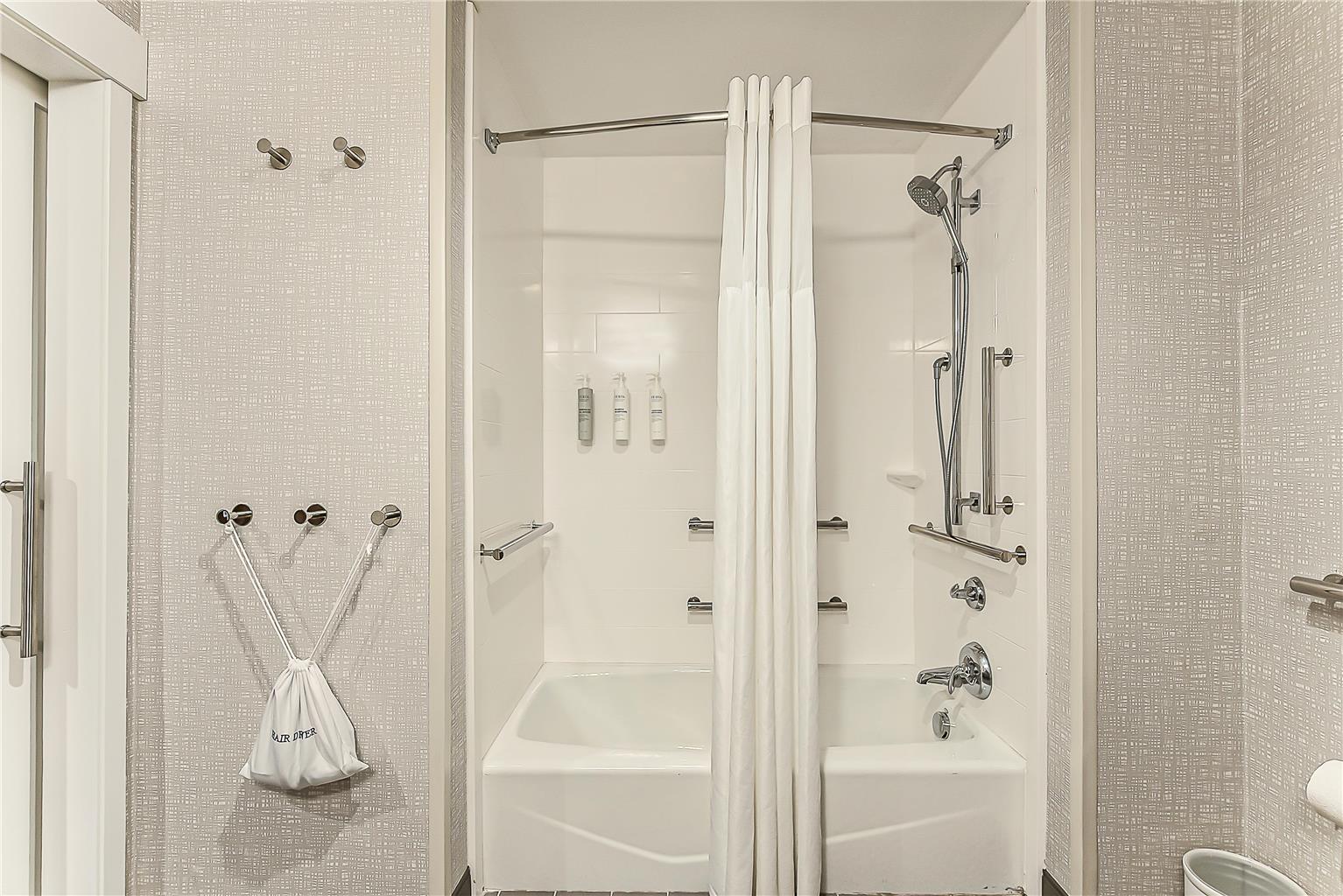 Hampton Inn & Suites Howell Image