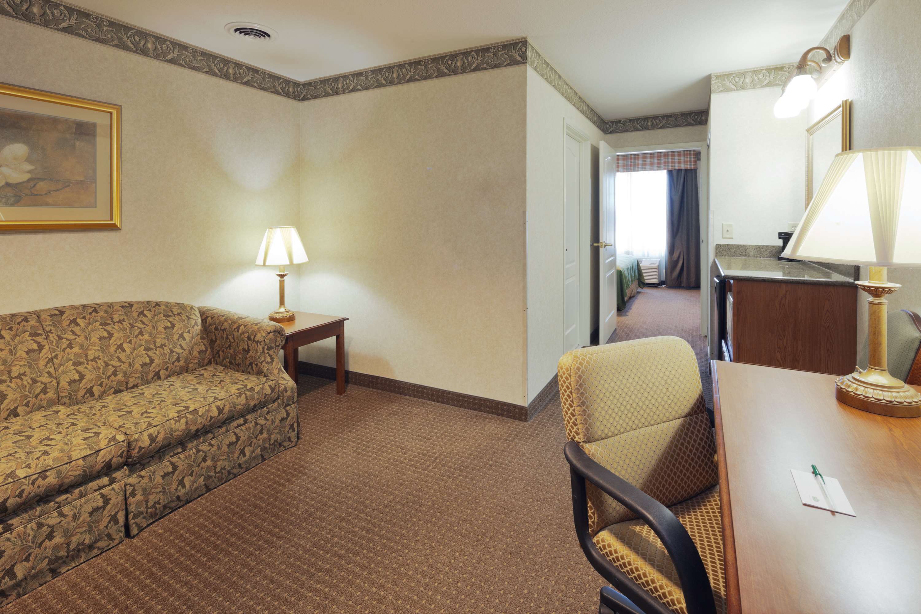 Country Inn & Suites by Radisson, Mansfield, OH Photo