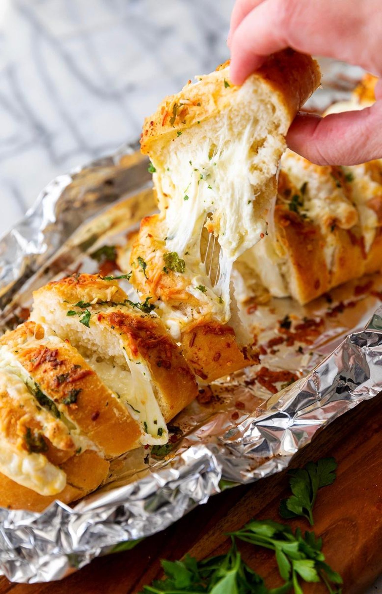 GARLIC BREAD-WITH FRESH MOZZARELLA