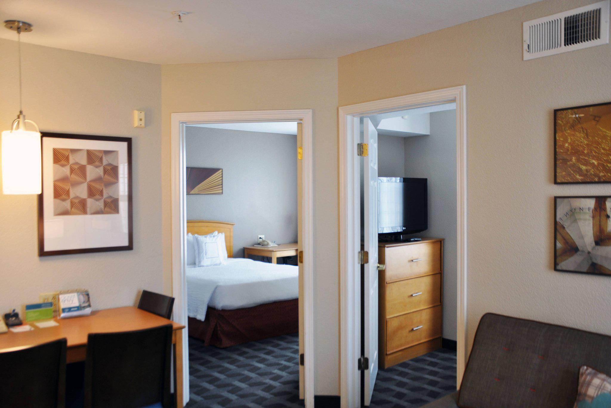 TownePlace Suites by Marriott Albuquerque Airport Photo