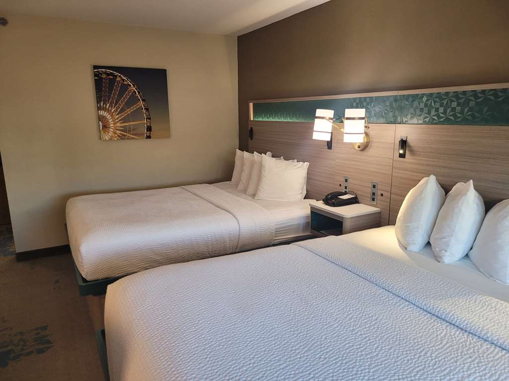 Best Western Plus Altoona Inn Image