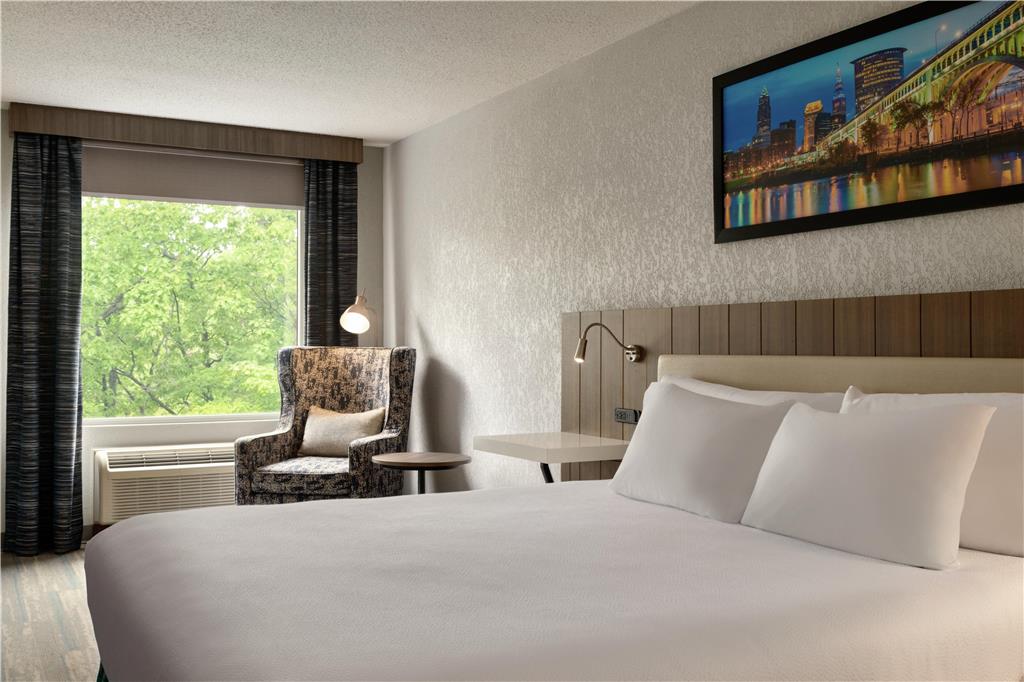 Hilton Garden Inn Cleveland Airport Image
