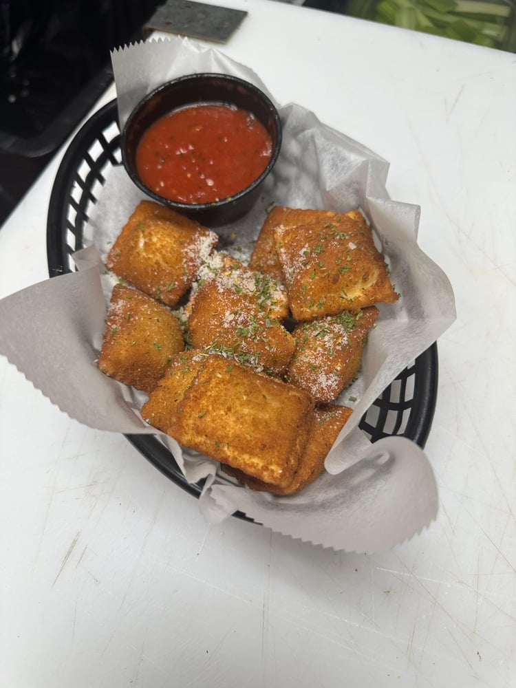 FRIED CHEESE RAVIOLI (10)