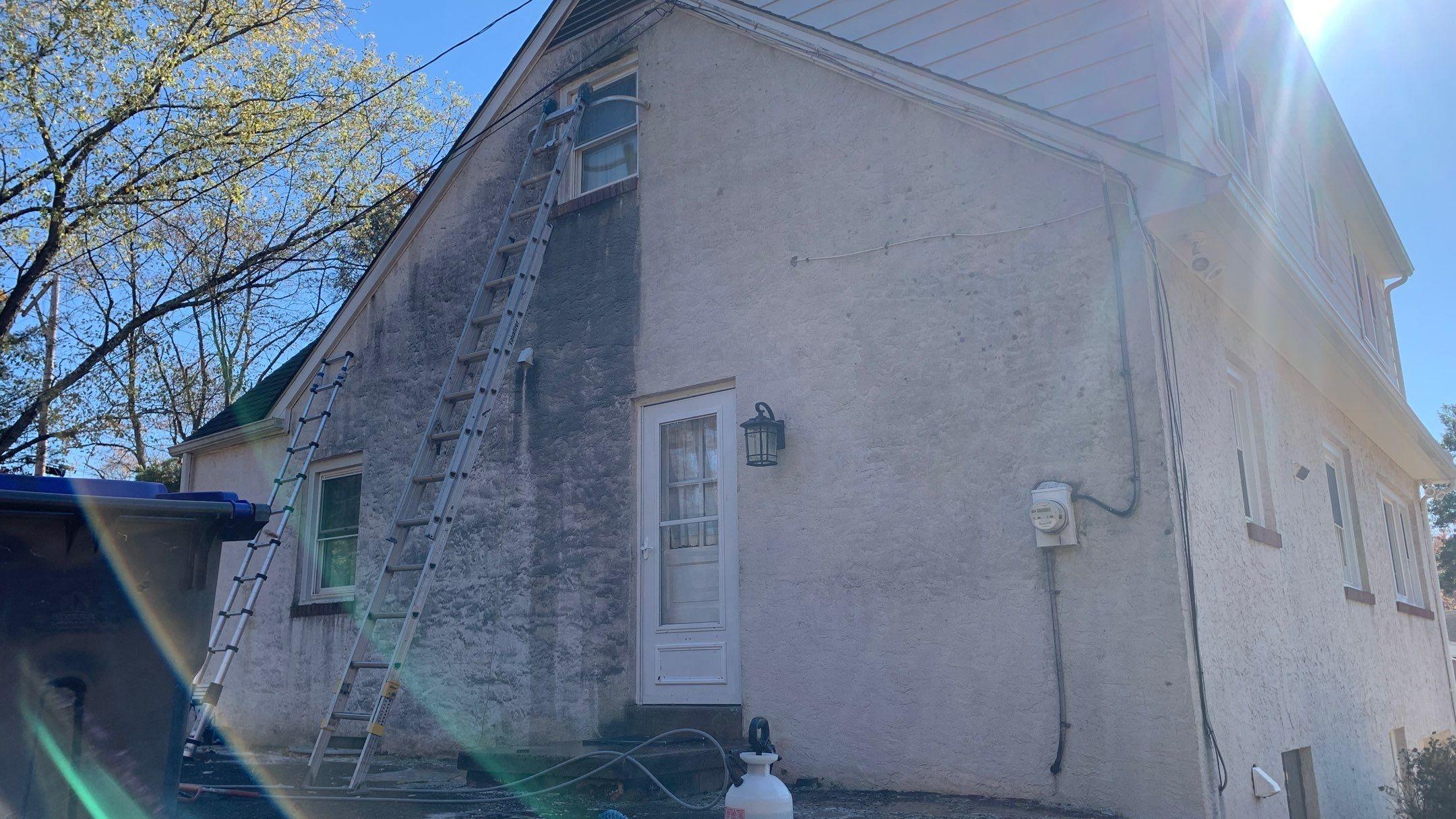 SUDS Power Washing Image