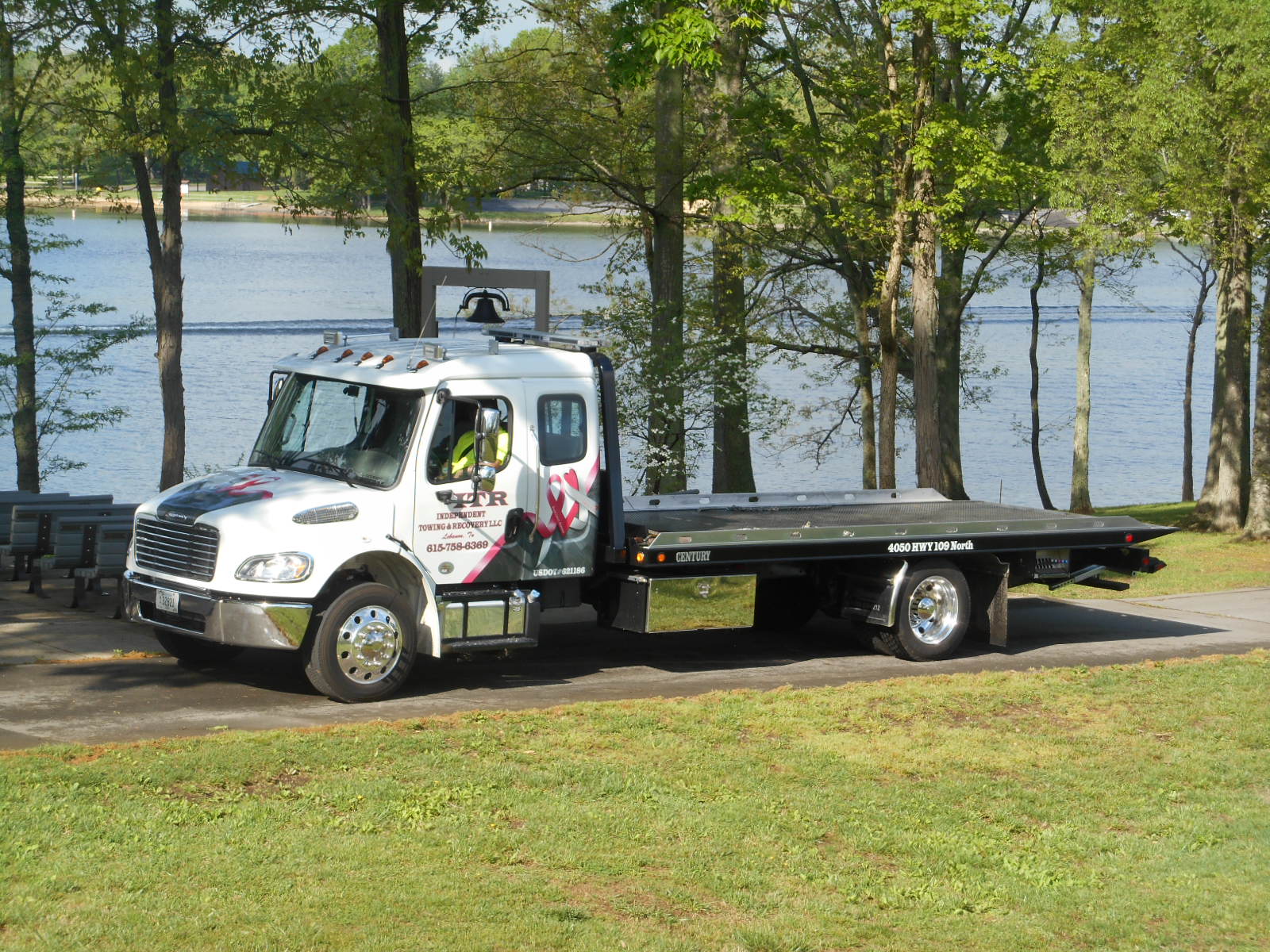 Independent Towing and Recovery LLC Photo