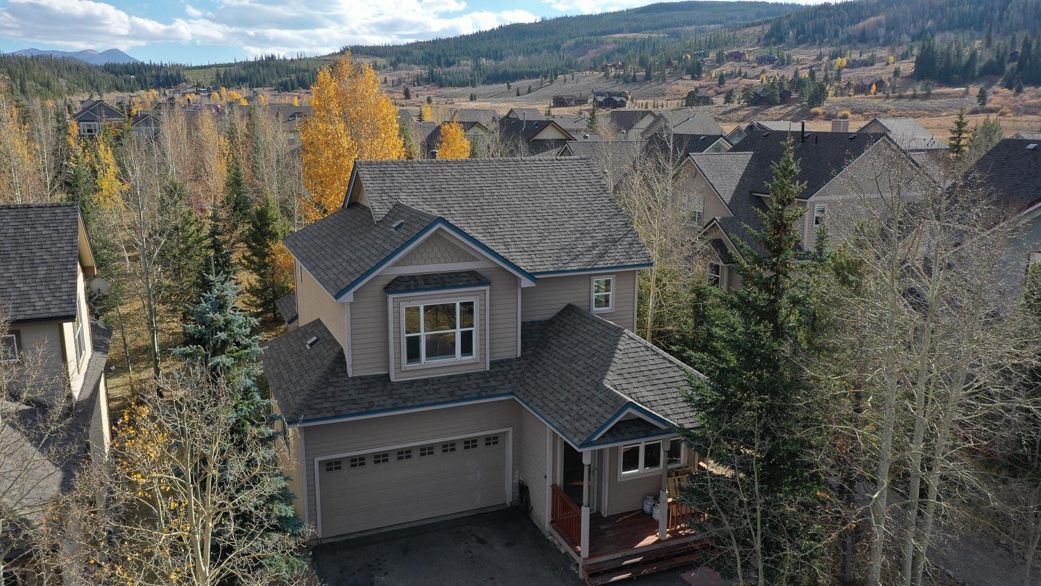 ELK Roofing & Construction Image