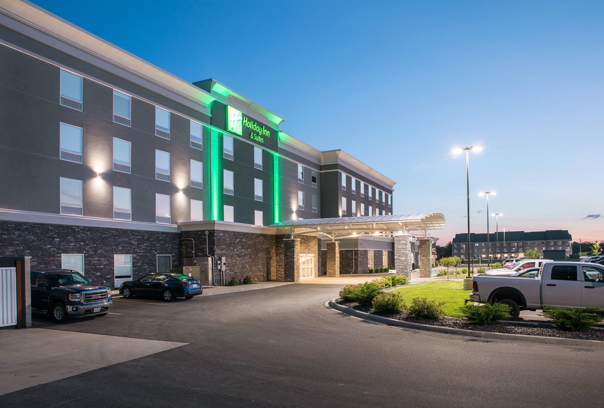 Holiday Inn & Suites Decatur-Forsyth Photo