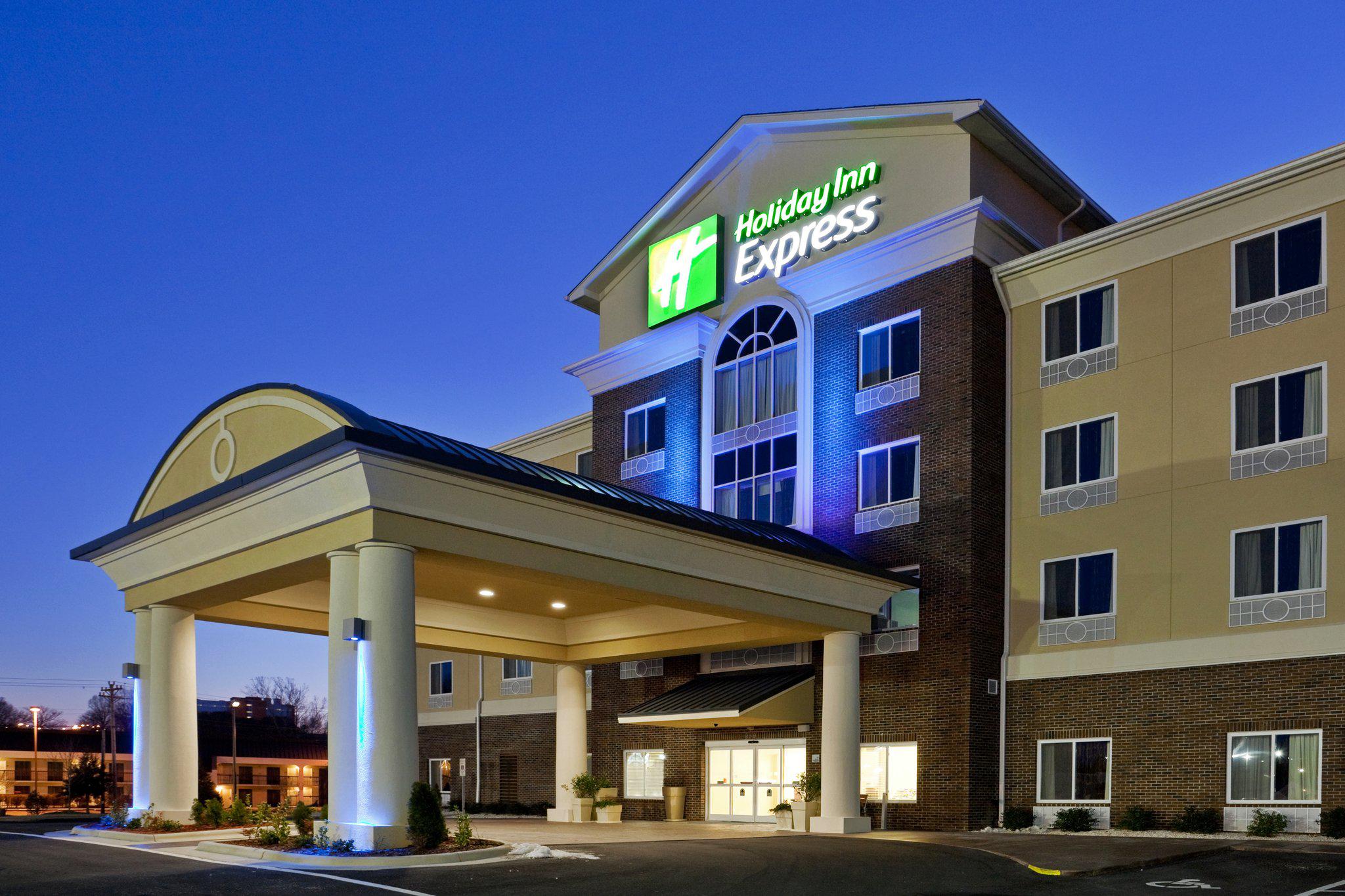 Holiday Inn Express & Suites Statesville Photo