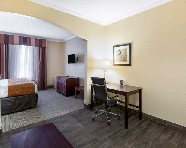 Images Comfort Suites