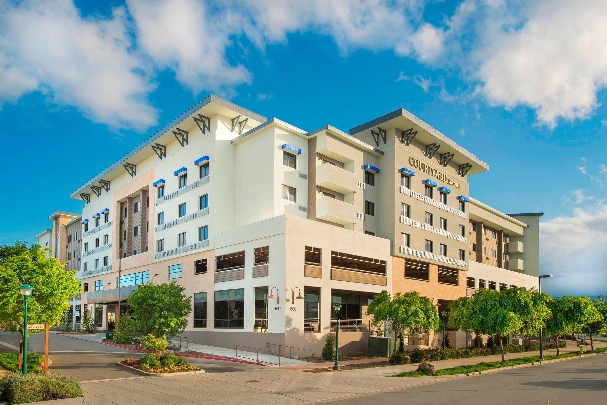 Courtyard by Marriott Redwood City Photo