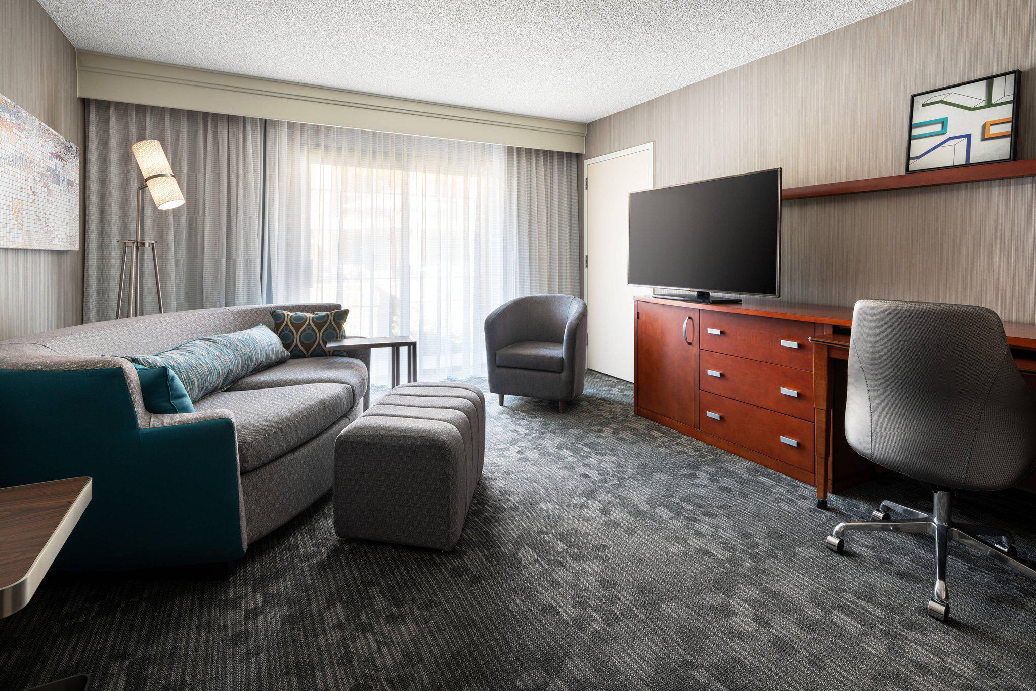 Courtyard by Marriott San Jose Cupertino Photo