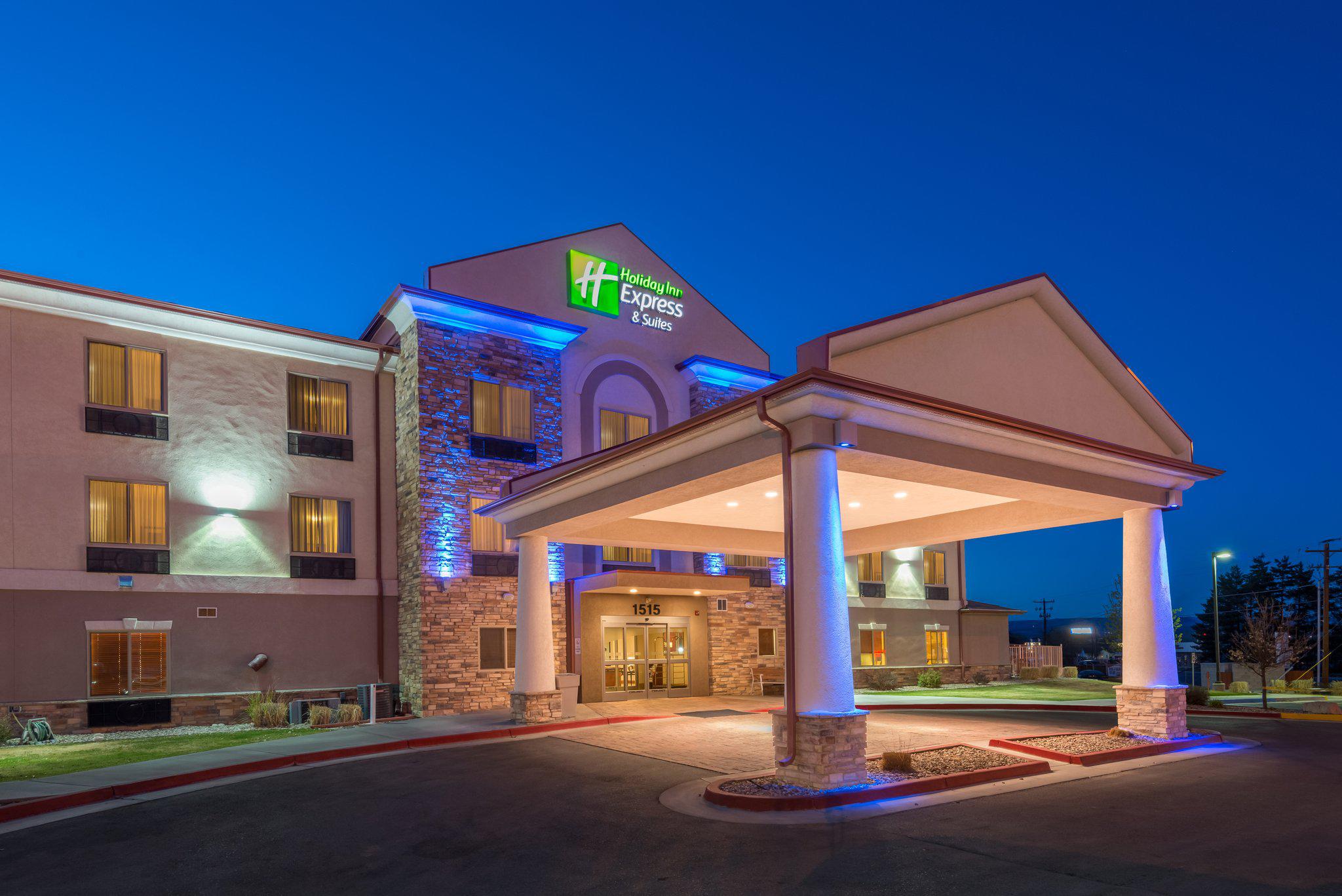 Holiday Inn Express & Suites Vernal - Dinosaurland Photo