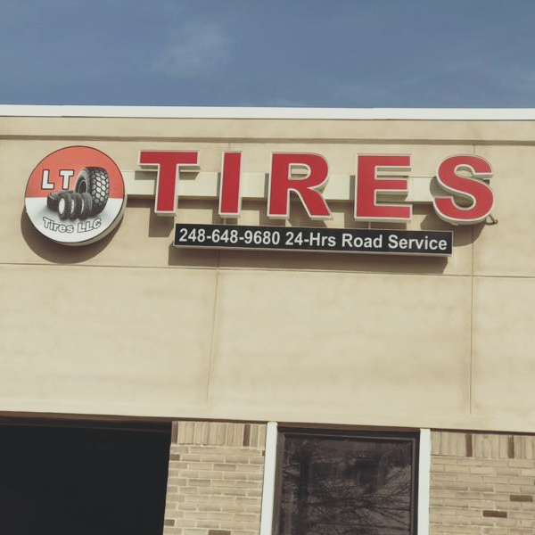 LT Tires LLC Logo
