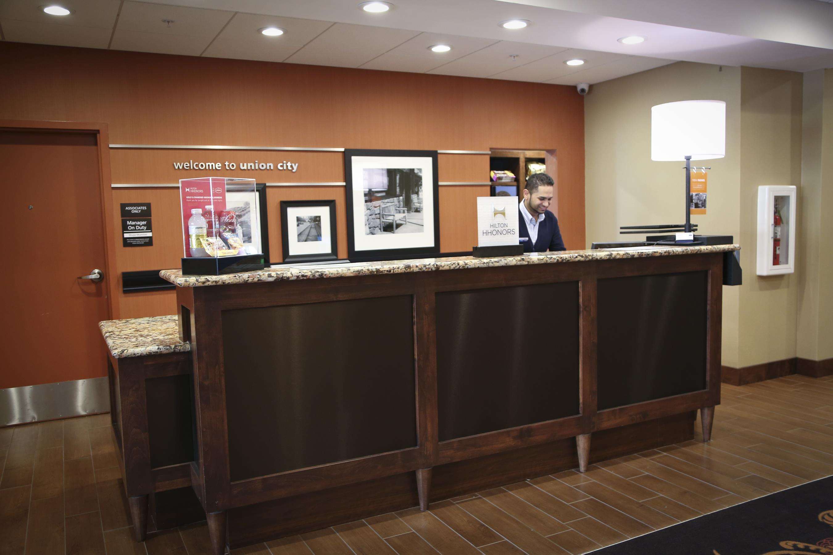 Hampton Inn Union City Photo