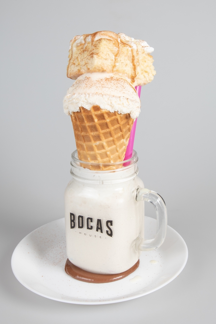 TRES LECHES MILKSHAKE