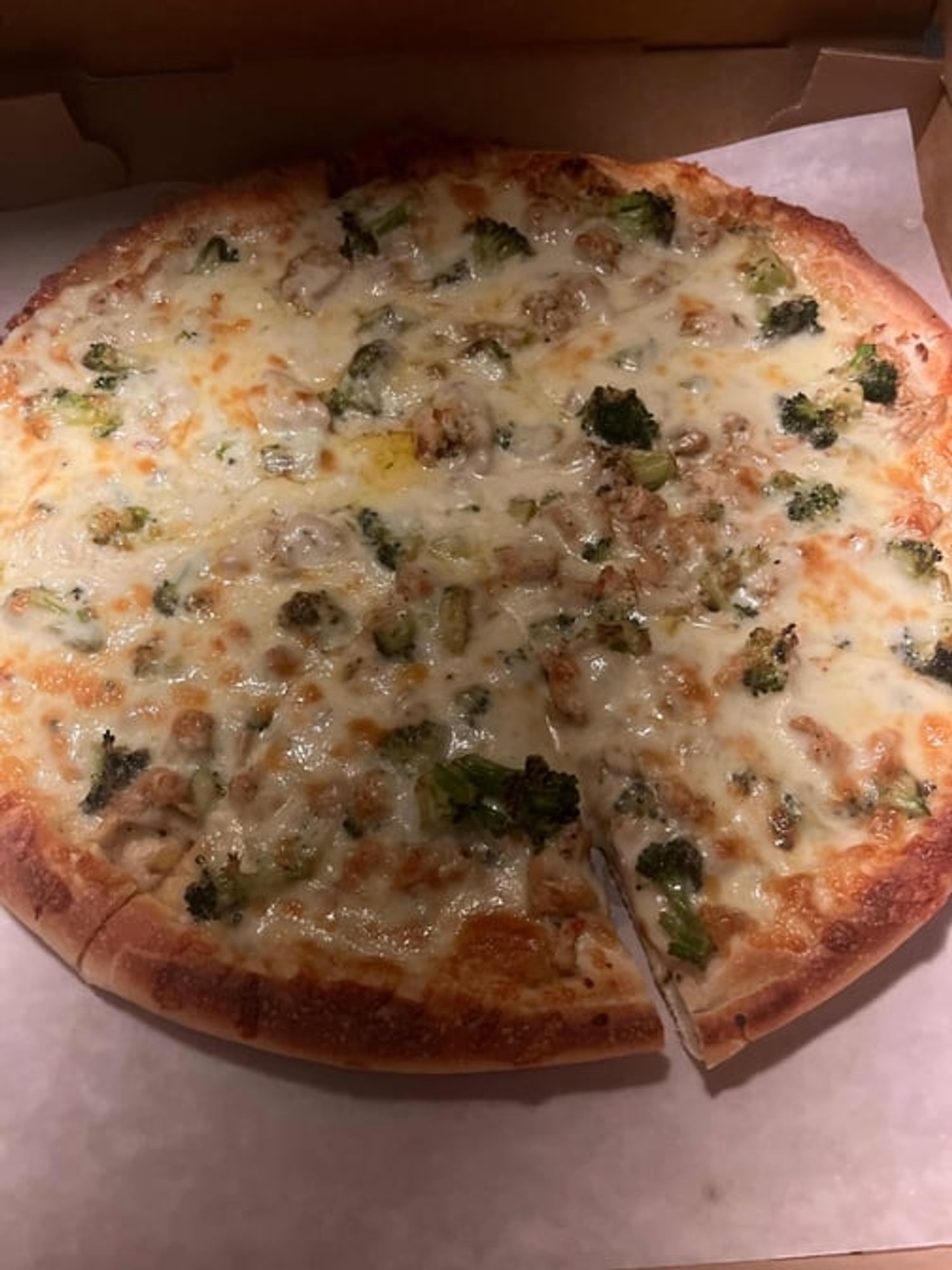 Sun's Alfredo Supreme Pizza
