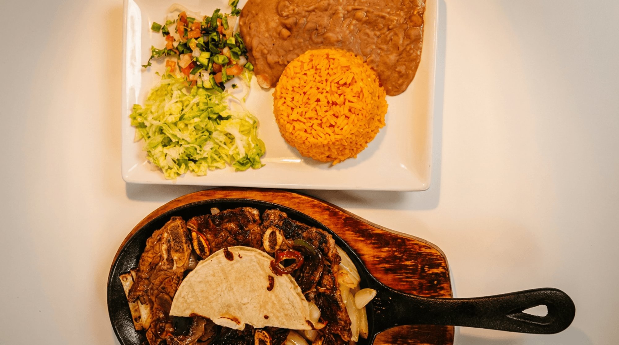 Parrillada de Costilla y Salchicha