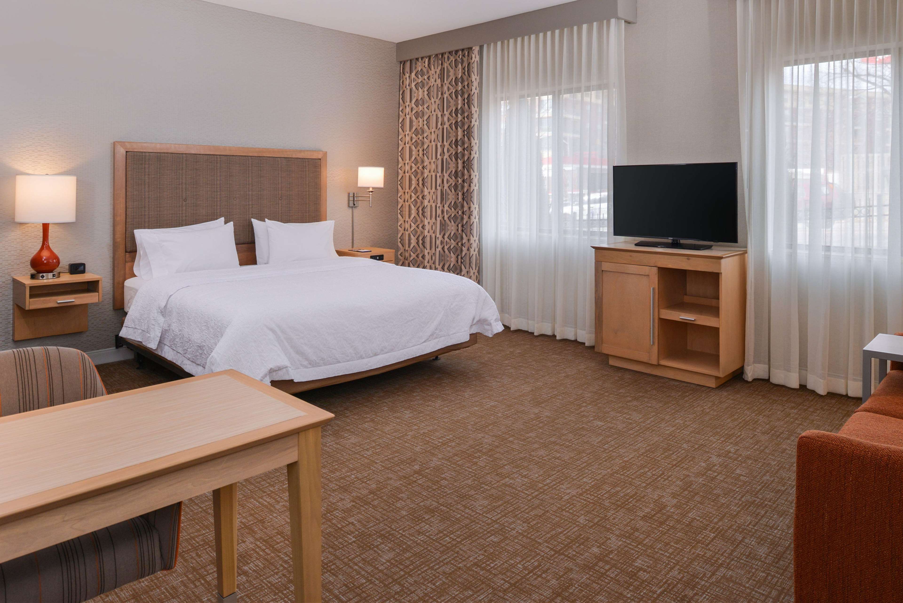 Hampton Inn & Suites Denver-Speer Boulevard Photo