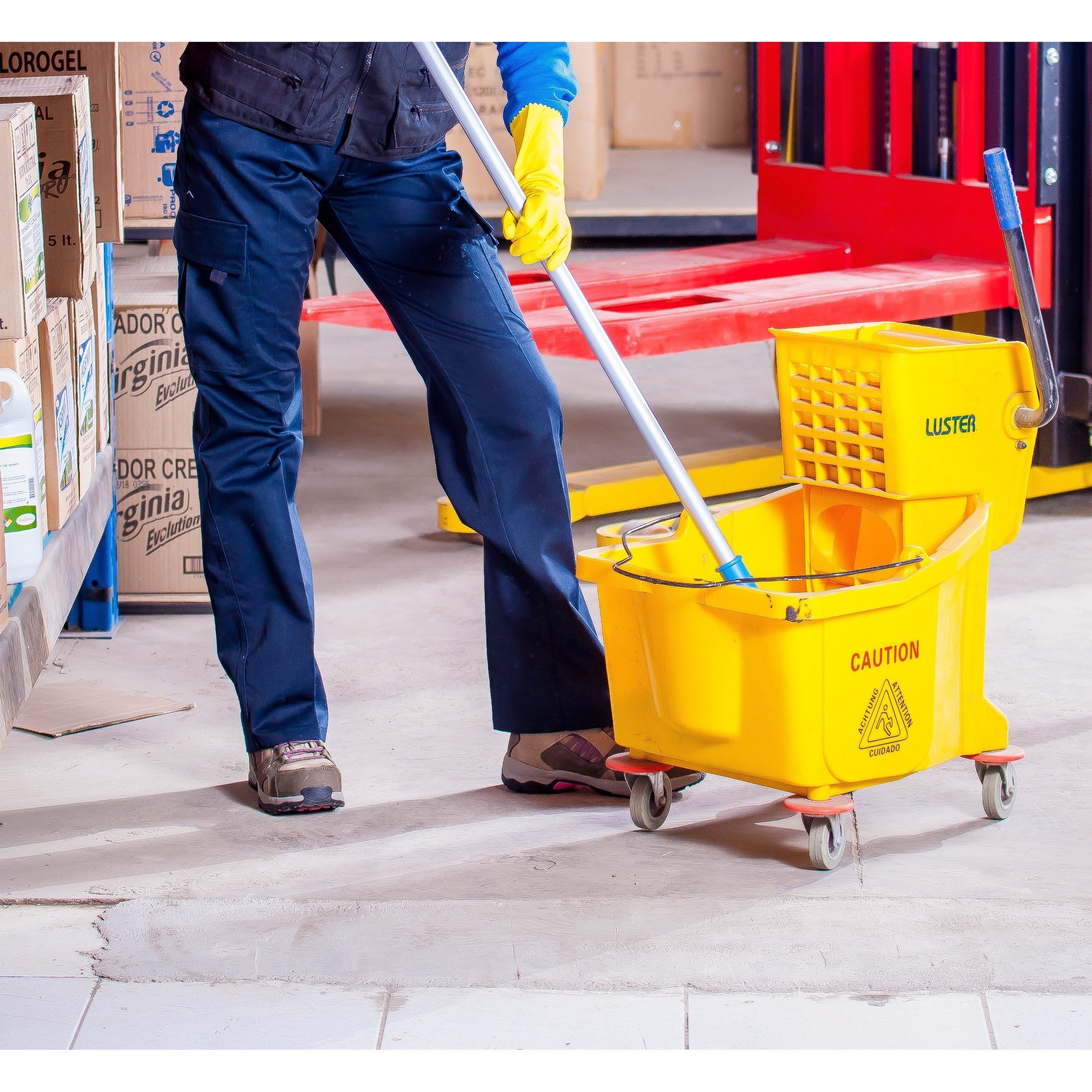 K and N Mulls Cleaning Services LLC Logo